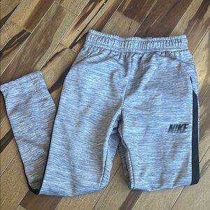 Nike Gray Sweatpants Tapered Leg L EUC